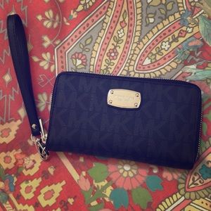 BRAND NEW Michael Kors monogram wallet